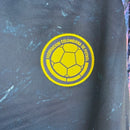 Camisa Seleção Colômbia Edição Especial 23/24 - Torcedor Adidas Masculina - Azul com detalhes em amarelo e rosa