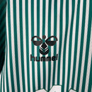 Camisa Werder Bremen I 23/24 - Torcedor Hummel Masculina - Branca e verde com detalhes em preto