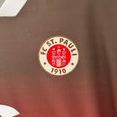 Camisa FC St Pauli I 23/24 - Torcedor Diiy Masculina - Marrom com detalhes em vermelhos e branco