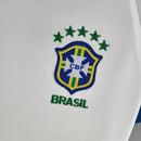 Camisa Seleção Brasileira Copa América 2019/2020 Torcedor Nike Feminina - Branca com detalhes em azul e verde