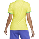 Camisa Seleção Brasileira I 2022 - Torcedor Nike Feminina - Amarela com detalhes em verde