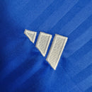 Kit Infantil Universidade de Chile I 23/24- Adidas - Azul com detalhes em vermelho e branco