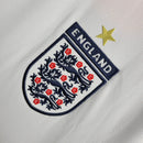 Camisa Retrô Seleção da Inglaterra I 2005 manga longa - Masculina Umbro - Branca com detalhes em vermelho