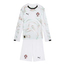 Kit Infantil Seleção Portugal II 25/26 manga longa - Puma - Branco com detalhes em verde e vermelho