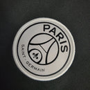 Camisa Retrô Paris Saint-Germain Edição Champions League 2018/2019 manga longa - Masculina Jordan - Preta com detalhes em branco e vermelho
