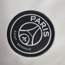Camisa Retrô Paris Saint-Germain Edição Champions League 2018/2019 manga longa - Masculina Jordan - Branca com detalhes em branco e vermelho e preto