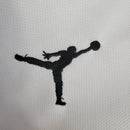 Camisa Retrô Paris Saint-Germain Edição Champions League 2018/2019 manga longa - Masculina Jordan - Branca com detalhes em branco e vermelho e preto
