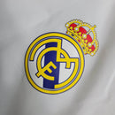 Jaqueta Corta-Vento Real Madrid 2023 - Masculina Adidas - Branca com detalhes em azul