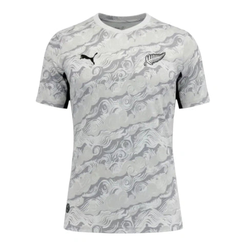 Camisa Seleção Nova Zelândia I 26/27 - Torcedor Puma Masculina - Branca com detalhes em cinza