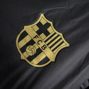 Jaqueta Corta-Vento Barcelona 23/24 - Preta com detalhes em dourado