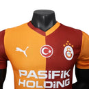 Camisa Galatasaray I 25/26 - Jogador Puma Masculina - Amarela e vermelha