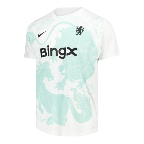 Camisa Chelsea Pré-jogo Edição especial Ano do Cavalo 26/27 - Torcedor Nike Masculina - Branca com detalhes em verde