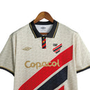 Camisa Athletico Paranaense Edição especial 23/24 - Torcedor Umbro Masculina - Branca com detalhes em vermelho e preto