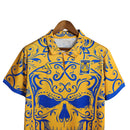 Camisa Tigres do México Edição Especial Dia dos mortos 23/24 - Torcedor Adidas Masculina - Detalhamento com caveira em azul e amarelo