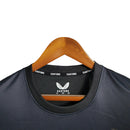 Camisa Newcastle Treino 23/24 - Torcedor Castore Masculina - Preta com detalhes em rosa e azul