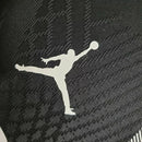 Camisa Paris Saint-Germain Edição Especial 23/24 - Jogador Jordan Masculina - Preta com cinza e branco