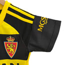 Kit Infantil Zaragoza II Adidas 23/24 - Preto com detalhes em amarelo