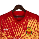 Camisa Mallorca Edição Especial 23/24 - Torcedor Nike Masculina - Vermelha com detalhes em amarelo e branco