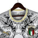 Camisa Seleção da Itália Edição especial Versace 23/24 - Torcedor Adidas Masculina - Branca com detalhes em preto e dourado