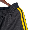 Shorts Juventus 23/24 - Masculino Adidas - Preto com detalhes em amarelo