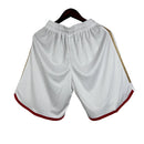 Shorts Arsenal 23/24 - Masculino Adidas - Branco com detalhes em vermelho
