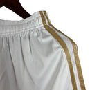 Shorts Arsenal 23/24 - Masculino Adidas - Branco com detalhes em vermelho