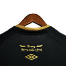 Camisa Chapecoense Edição Especial Aniversario 23/24 - Torcedor Umbro Masculina - Preta com detalhes em dourado