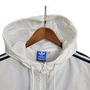 Jaqueta Corta-Vento Real Madrid 23/24 - Masculina Adidas - Azul e branca