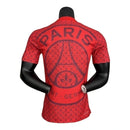 Camisa Paris Saint-Germain Pré-jogo 25/26 - Jogador Nike Masculina - Vermelha com detalhes em azul