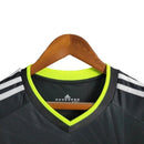 Camisa Retrô Real Madrid II 2010/2011 manga longa - Masculina Adidas - Preta com detalhes em branco e amarelo