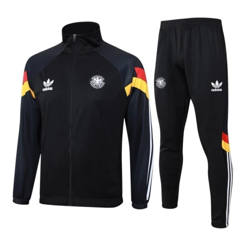 Conjunto Seleção Alemanha I 24/25 - Masculino Adidas - Preto com detalhes em amarelo e vermelho