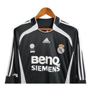 Camisa Retrô Real Madrid 06/07 manga longa - Masculina Adidas - Preta com detalhes em branco