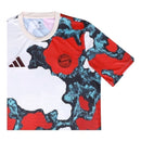 Camisa Bayern de Munique Pré-jogo 25/26 - Torcedor Adidas Masculina - Branca com detalhes em vermelho e verde e preto