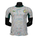 Camisa Seleção Senegal I 26/27 - Jogador Puma Masculina - Branca com detalhes em vermelho e amarelo e verde