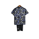 Kit Infantil Manchester City Edição especial 23/24 - Puma - Preto com detalhes em azul e amarelo