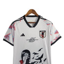 Camisa Japão Edição especial 24/25 - Torcedor Adidas Masculina - Branca com desenhos de Anime em azul e vermelho