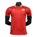 Camisa Manchester United Icon 25/26 - Jogador Adidas Masculina - Vermelha com detalhes em branco