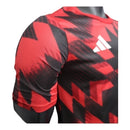 Camisa Manchester United Pré-jogo 25/26 - Jogador Adidas Masculina - Vermelha com detalhes em preto