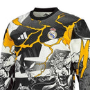 Camisa Real Madrid Pré-jogo Marvel Avengers 25/26 manga longa - Torcedor Adidas Masculina - Branca com detalhes em preto e amarelo