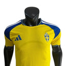 Camisa Seleção Suécia I 26/27 - Jogador Nike Masculina - Amarela com detalhes em azul
