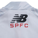 Jaqueta Corta-Vento São Paulo 26/27 - Masculina New Balance - Cinza com detalhes em vermelho