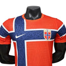Camisa Seleção Noruega I 26/27 - Jogador Nike Masculina - Vermelha com detalhes em azul